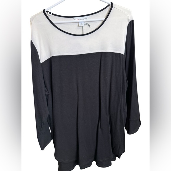 Liz Claiborne Tops - NWT Liz Claiborne Black and White Colorblock Long Sleeve Top